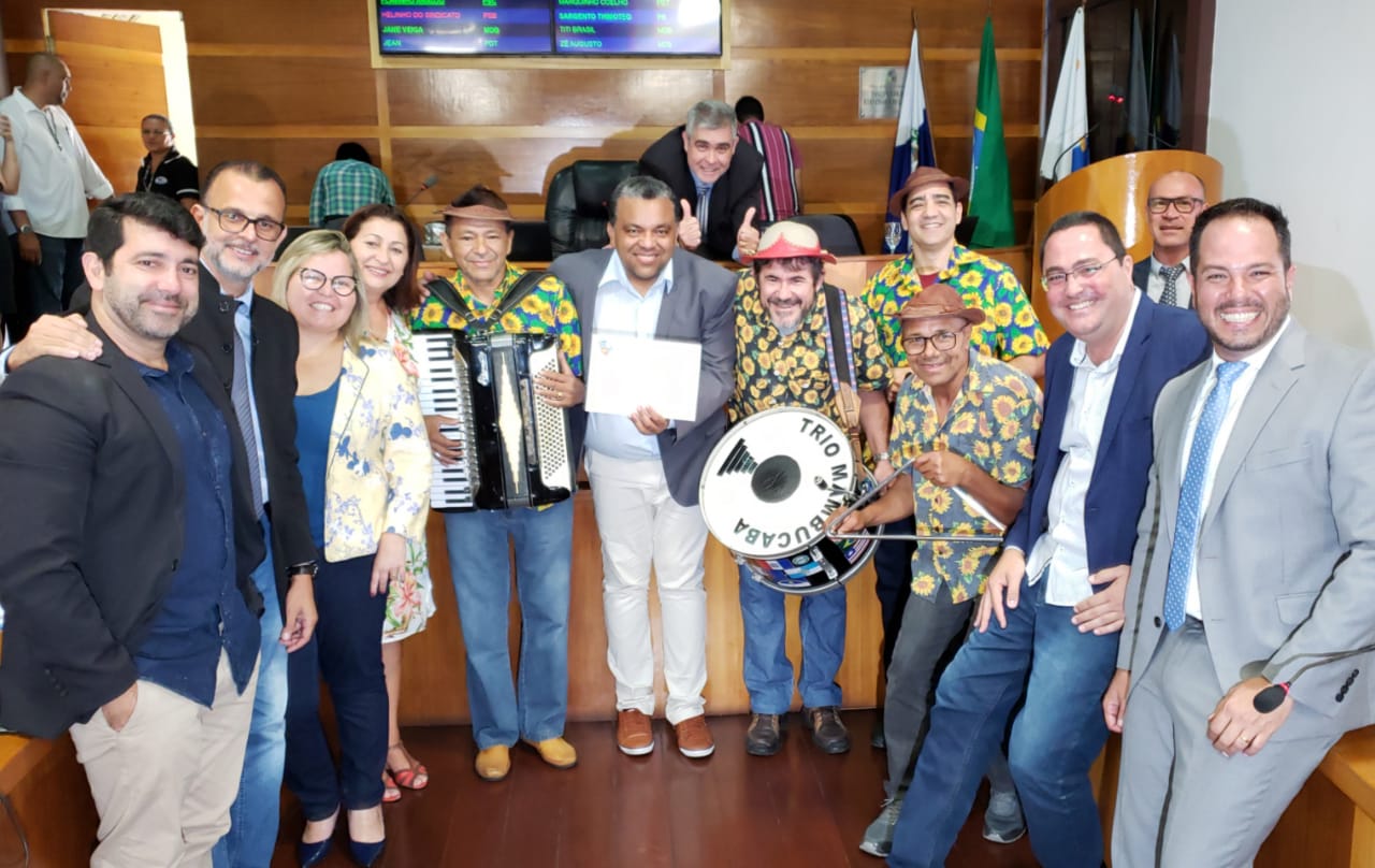 21ª sessão ordinária foi marcada por moção de aplausos e homenagem aos professores