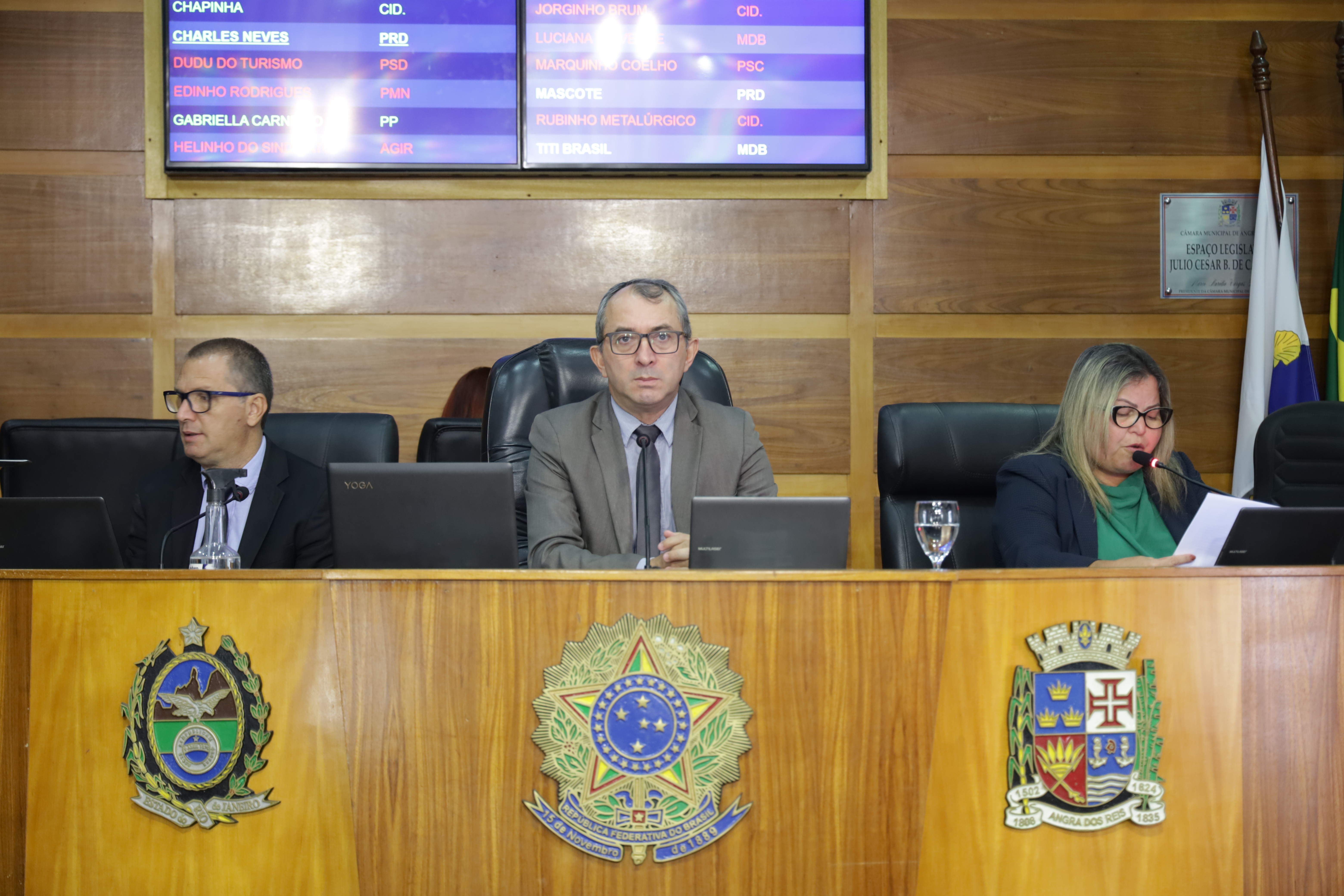 Câmara apresenta projeto de lei voltado à proteção da mulher 