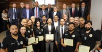 Câmara entrega moção de aplausos à equipe da 166ª DP em Angra dos Reis