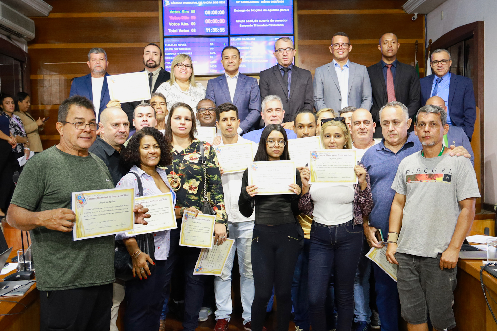 Câmara entrega moção de aplausos à equipe de trânsito e ao Grupo Socó 