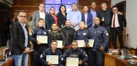 Câmara entrega moção de aplausos à equipe do 33º Batalhão de Polícia Militar 