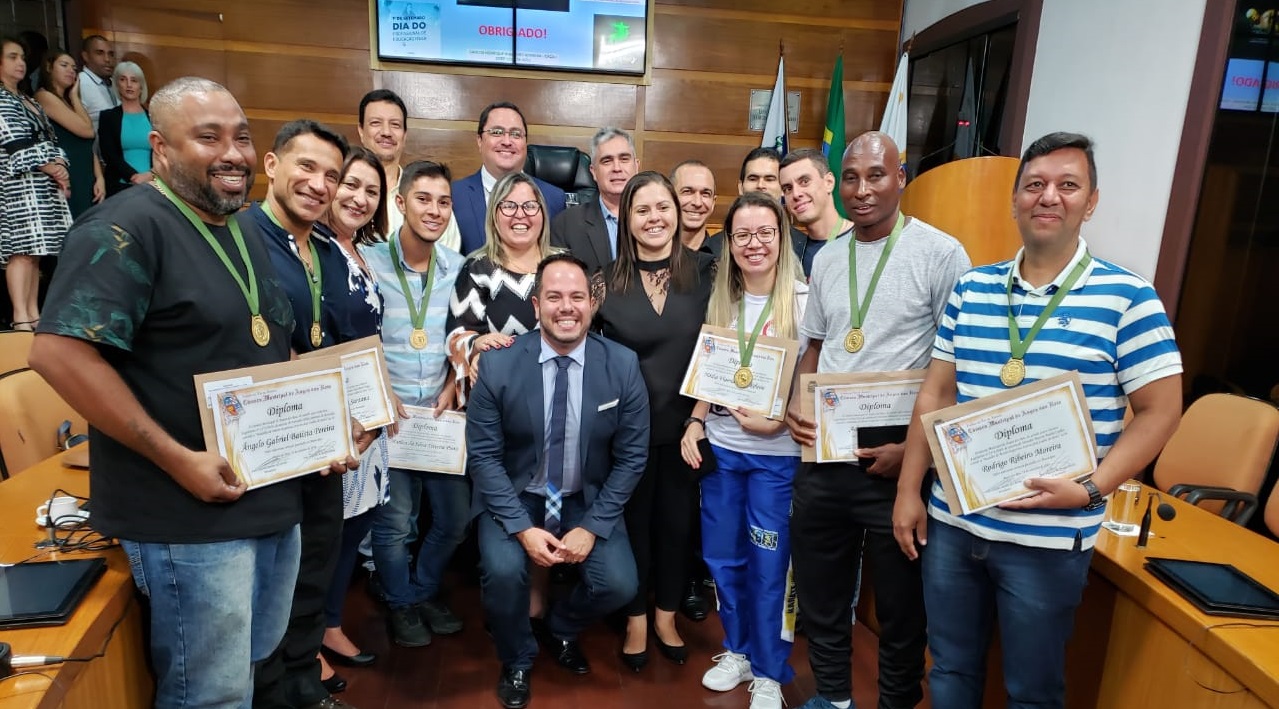 Câmara homenageou profissionais de educação física em sessão solene