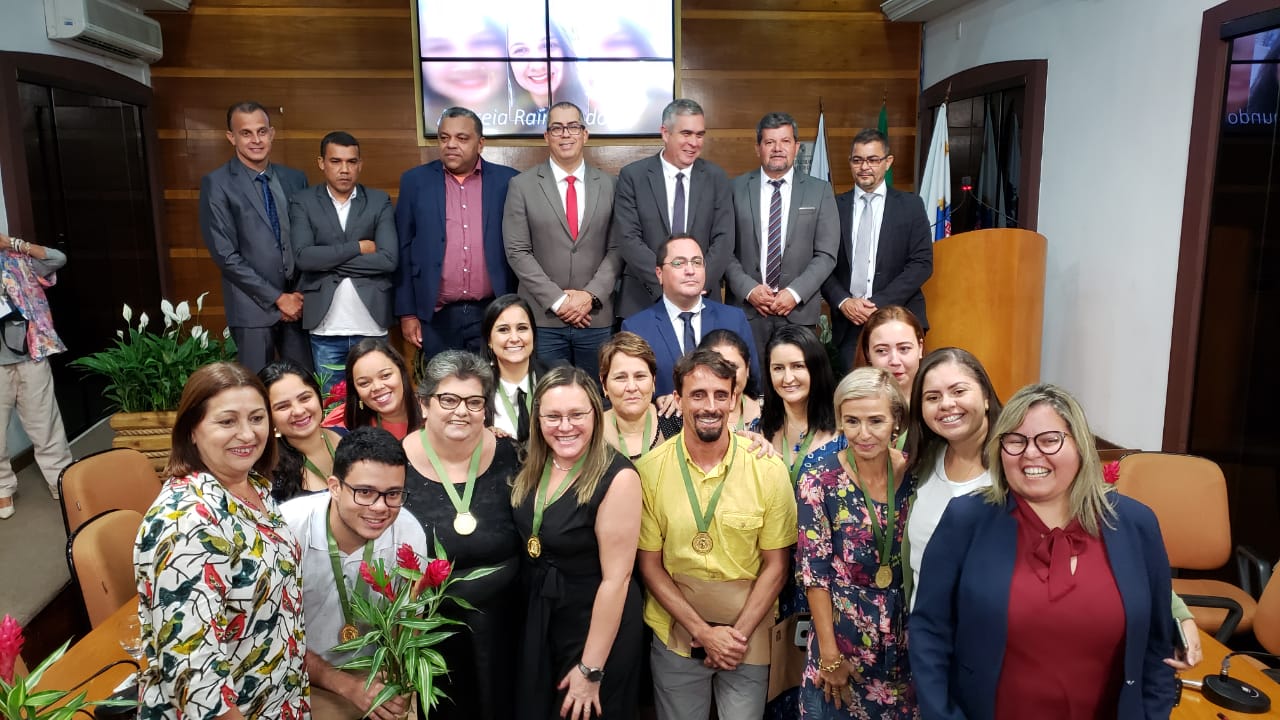 Câmara Municipal fez homenagem aos profissionais da educação no município