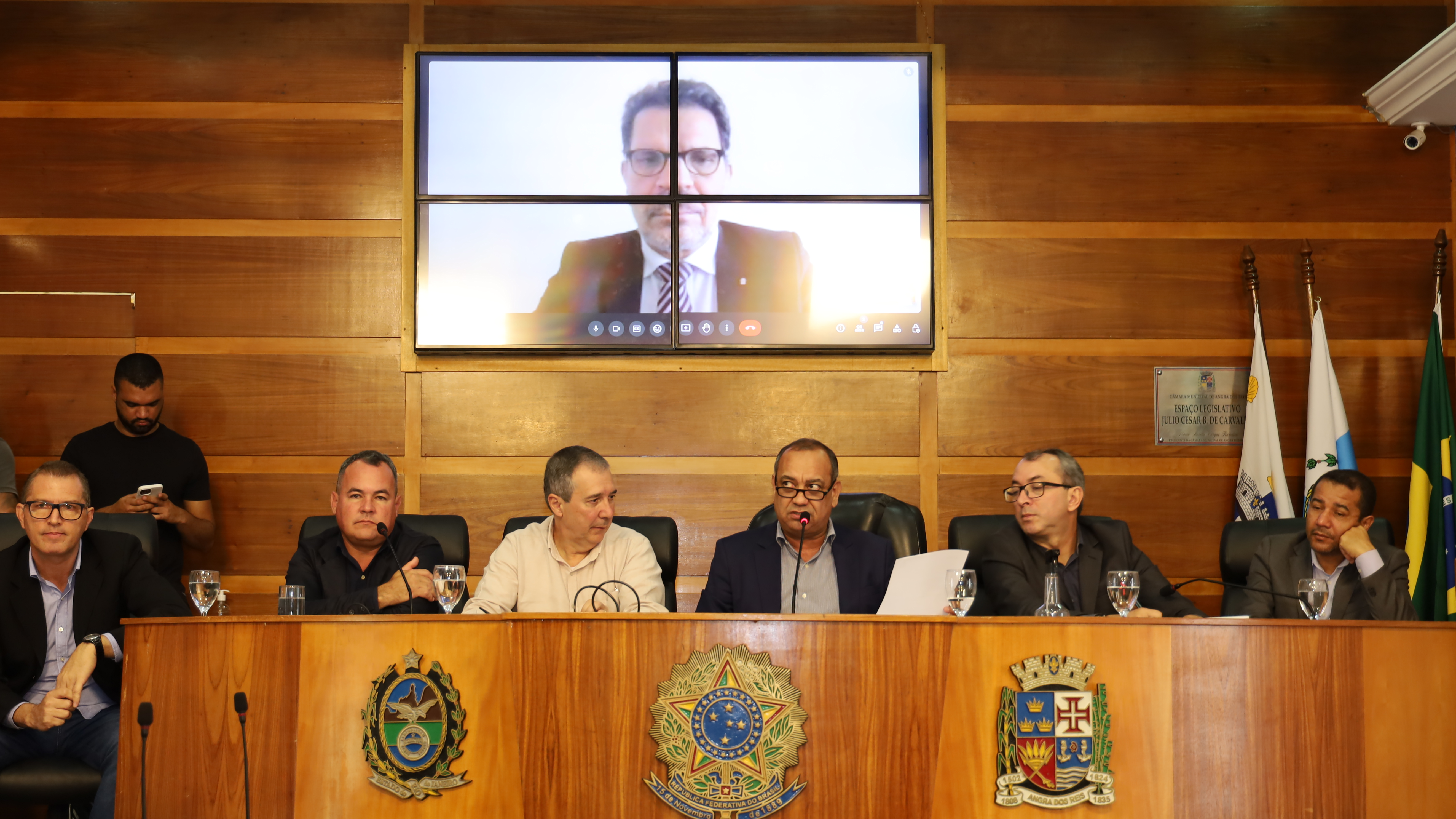 Câmara realiza Mesa Redonda Eletronuclear.