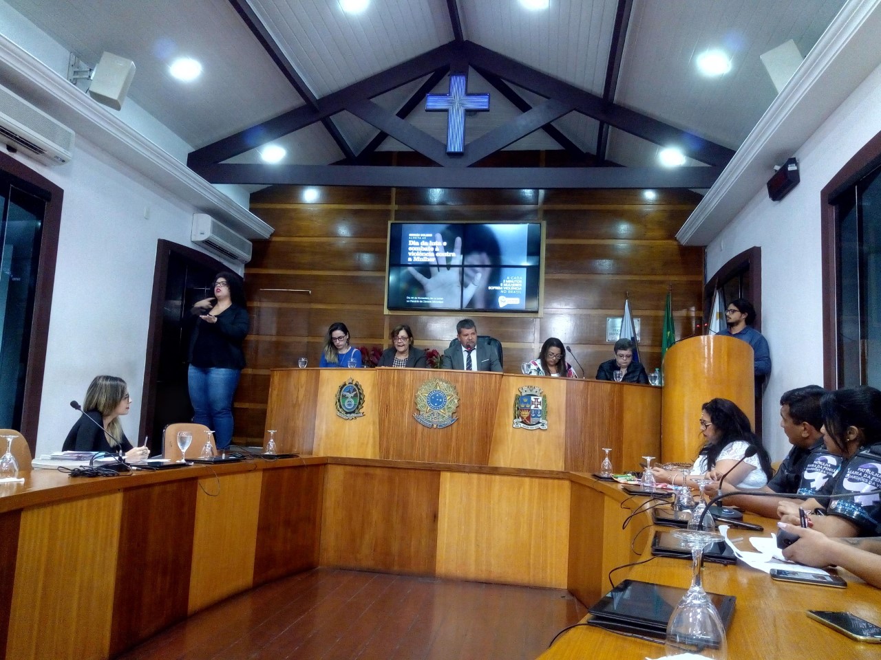 Câmara realizou sessão alusiva ao combate à violência contra a mulher