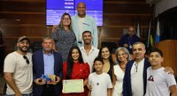 Emprendedora de 12 anos é homenageada na Câmara Municipal
