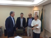 PRESIDENTE DA CÂMARA PARTICIPA DE REUNIÃO COM PRESIDENTE DA DOCAS