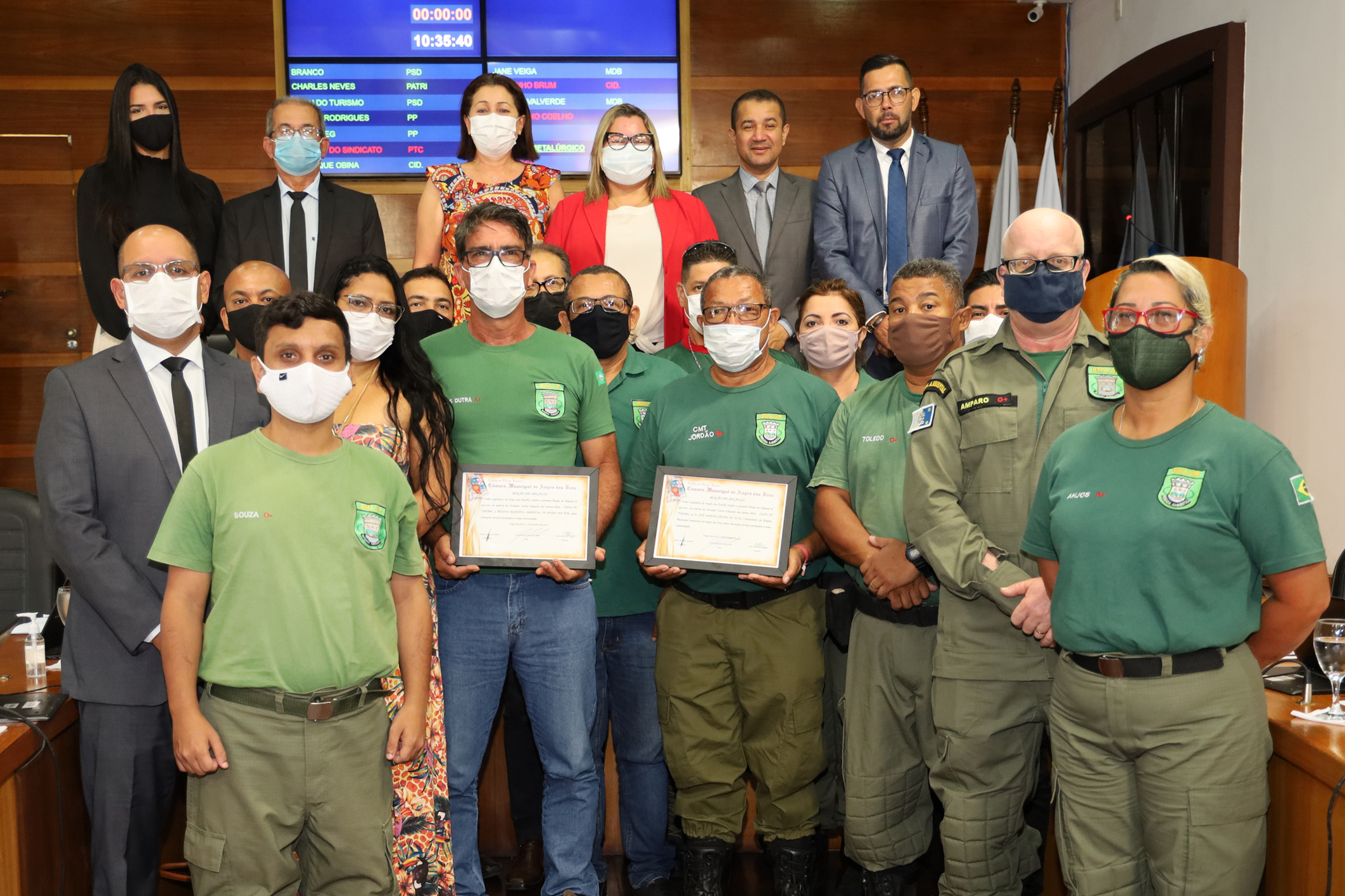 Segunda sessão ordinária teve entrega de moções para Brigada Ambiental