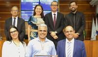 Vereadores realizam entrega de homenagens e votam o orçamento para 2024