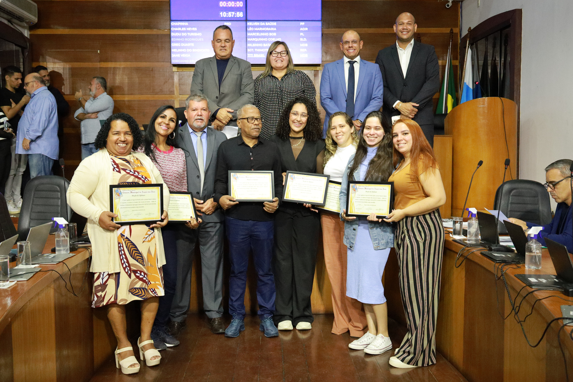 Câmara Municipal faz homenagens a profissionais da saúde e celebra o SUS